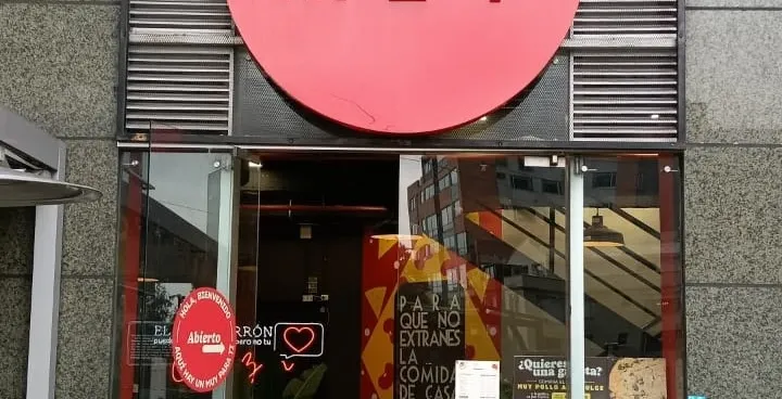 Fachada de MUY 116 Cusezar