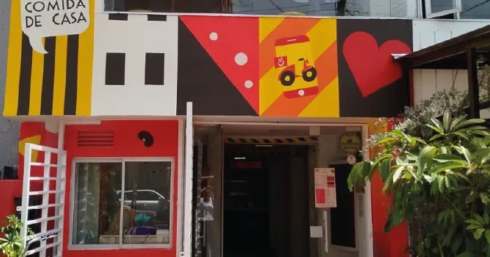 Fachada de MUY 138